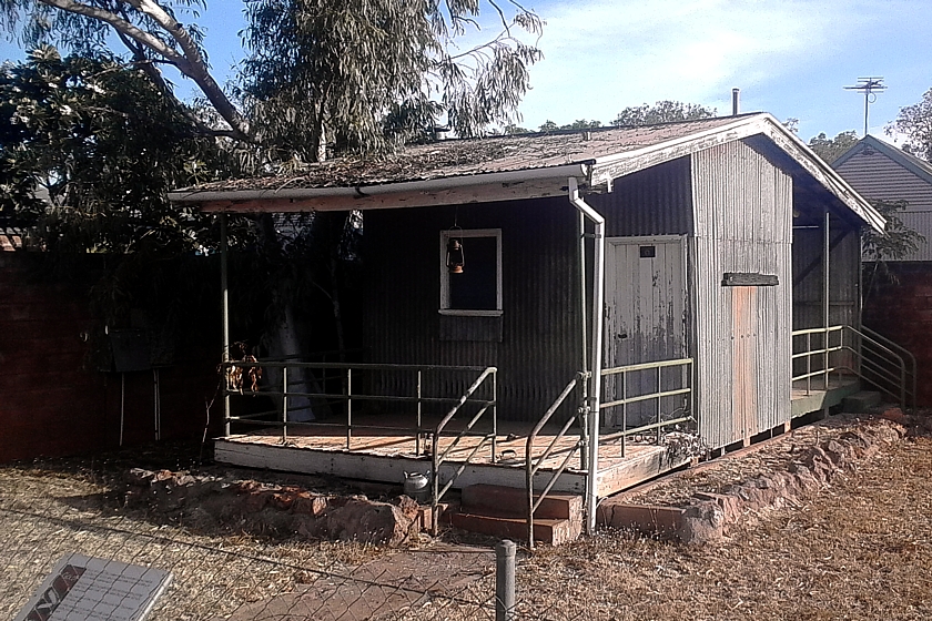 Image of the Trackers Hut, Halls Creek.